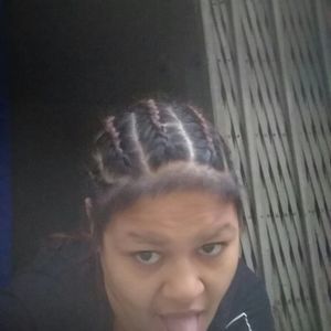 Meet your Posher, Selena